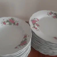 ظروف چینی گل سرخی  قدیمی