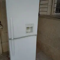 یخچال فریزر سونیا بسیار تمیز و سالم