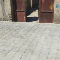 زمین ۱۱۰متری دور دیوار