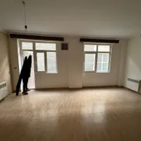۱۶متری اول_۱۳۰متر با ۷۰متر حیاط اختصاصی_خیلی تمیز