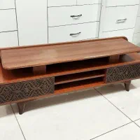 میز tvبسیار شیک سالم و بی عیب 2میلیون