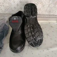 فروش دو جفت پوتین جنس ضخیم و کفی محکم سایز 42|کیف، کفش، کمربند|مینودشت, |دیوار