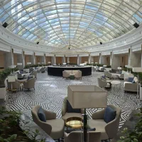 نیروی ساده کار در کافی شاپ