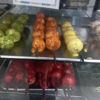 کمک آشپز خانم رستوران