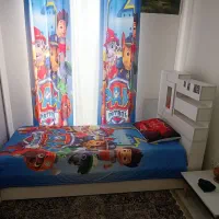 تخت نوجوان بسیار سالم و تمیز با تشک رویال