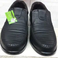 کفش برمودا|کیف، کفش، کمربند|اصفهان, شاهد|دیوار