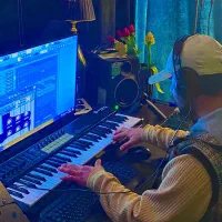 آهنگسازی و تنظیم/میکس و مسترینگ/شعر و ملودی