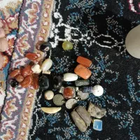 سنگ حقیق قدیمی و مهره