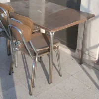 میز ناهار خوری با صندلی