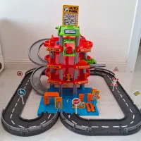 پارکینگ طبقاتی همراه با ۴ عدد ماشین