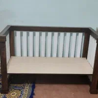 تخت کنار مادر