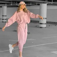 قیچی کار ماهر لباس اسپرت زنانه