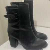 نیم بوت زنانه سایز ۳۷ در حد نو