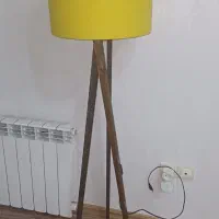 آباژور ایستاده در  حدنو