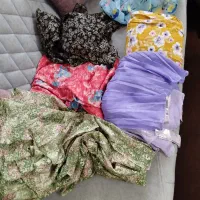 تعدادی لباس محلی|لباس|قم, نیروگاه|دیوار