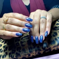 کاشت ناخن و اموزش