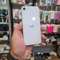 iphone se 2020 128gig  درحد نو و تمیز