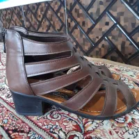 کفش|کیف، کفش، کمربند|نمین, |دیوار