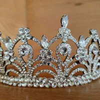 تاج عروس نگین دار