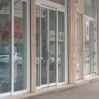 کارگر خانم وپیک موتوری