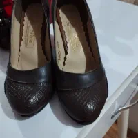 کفش پاشنه متوسط