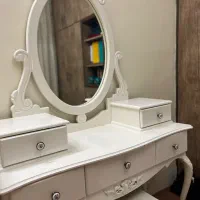 کنسول آرایشی سفید