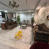 ۷۵متر_ سالن سرتاسر پرده خور_ غرق نور_ اشرفی