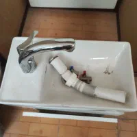 روشویی همراه با کابینت و شیرآلات|لوازم سرویس بهداشتی|میاندوآب, |دیوار