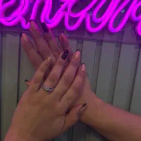 تخفیف ویژه خدمات و آموزش کاشت ناخن|خدمات آرایشگری و زیبایی|شیراز, شهرک ولیعصر|دیوار