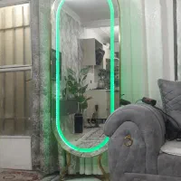 ایینه ایستاده