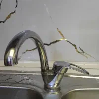 شیر ظرفشویی و روشویی و توالت و آینه باکس توالت