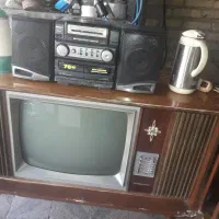 تلویزن قدیمی اتیغ خراب  است