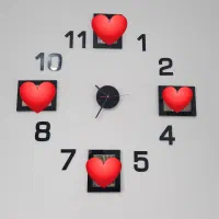 ساعت دیواری قاب عکس دار