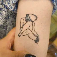 اجرای تتو توسط آرتیست خانم نوشهر/چالوس