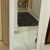 آینه قدی با قاب چوبی سفید
