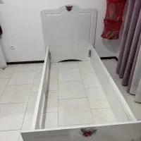 تخت نوجوان (نود سانت دردومتر) باتشک