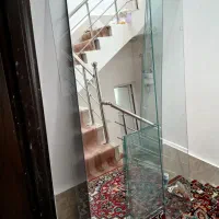 تعدادی شیشه وآینه