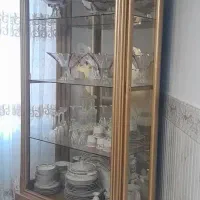 دوعددبوفه یکی طلایی رنگ،یکی قهوه ای.