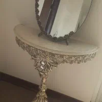 آیینه و کنسول