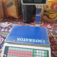 ترازو دیجیتال،کارکرده.سالم،باطری سر خود داره.|فروشگاه و مغازه|همدان, |دیوار