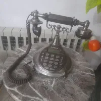تلفن رومیزی طرح قدیمی