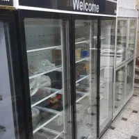 سه درب ایستاده فروشگاهی