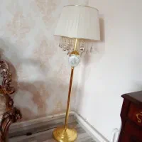 آباژور ایستاده فرشته