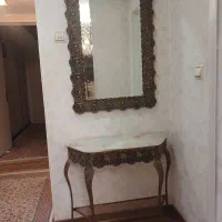 آئینه و کنسول