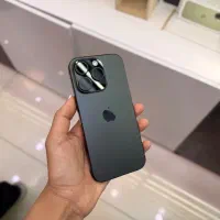 iPhone 16pro مشکی بدون نقطه