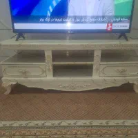 زیر تلویزون و بوفه