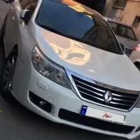 رنو لتیتیود ۲۰۱۲ بیرنگ