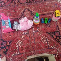 تعدادی اسباب بازی همگی یکجابفروش میرسه