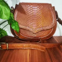 دوخت کیف زنانه  باچرم طبیعی و کاملا دست دوز|کیف، کفش، کمربند|اردبیل, |دیوار