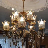 لوستر وتعدادی ضروف گریستال